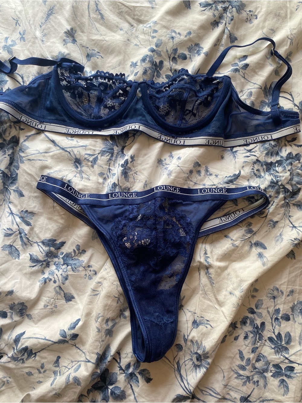 Lounge Underwire Lace Bra & Thong Set in Navy